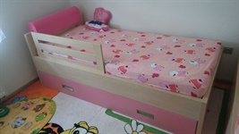 Dětská postel růžová