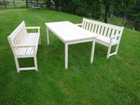 Dřevěný zahradní nábytek bílé barvy
