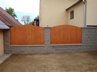 Dřevěný plaňkový plot